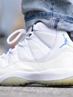 Nike Air Jordan XI Tout blanc